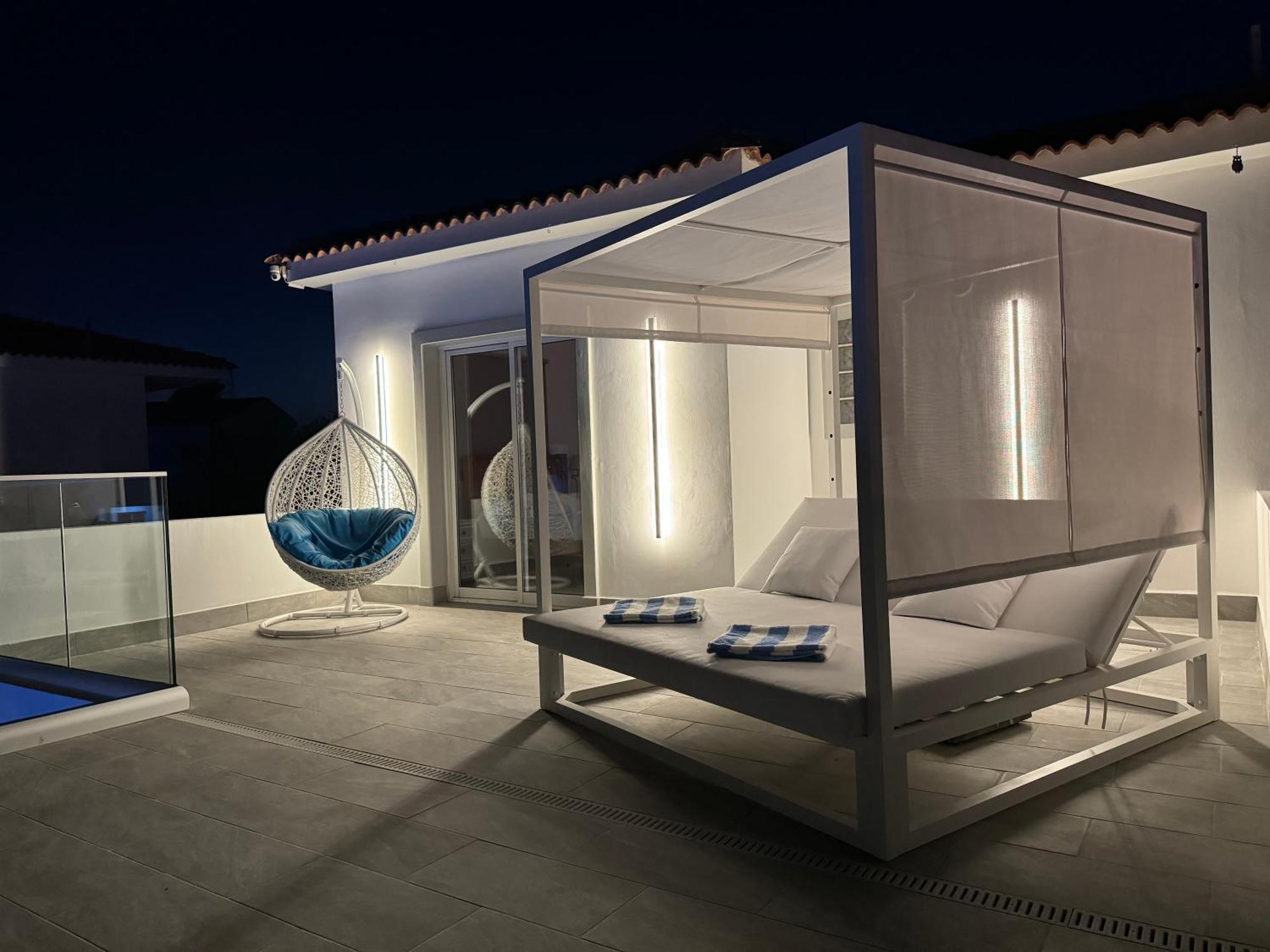 Sunset Villa Private Complex Heated Pool アヤナパ エクステリア 写真