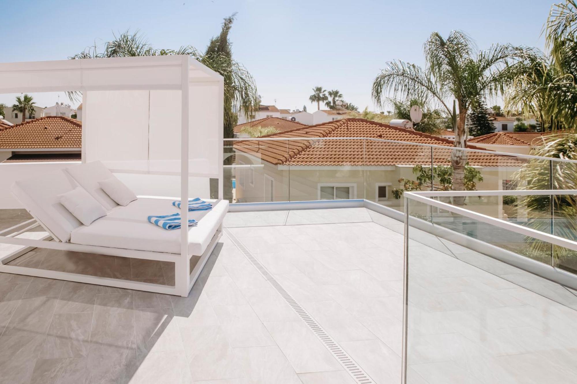 Sunset Villa Private Complex Heated Pool アヤナパ エクステリア 写真