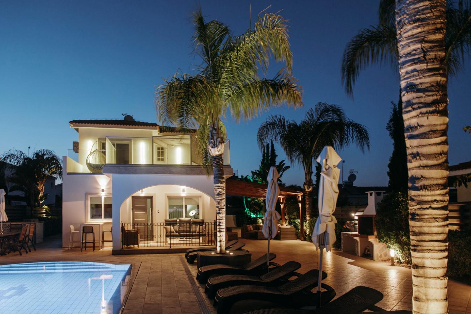 Sunset Villa Private Complex Heated Pool アヤナパ エクステリア 写真