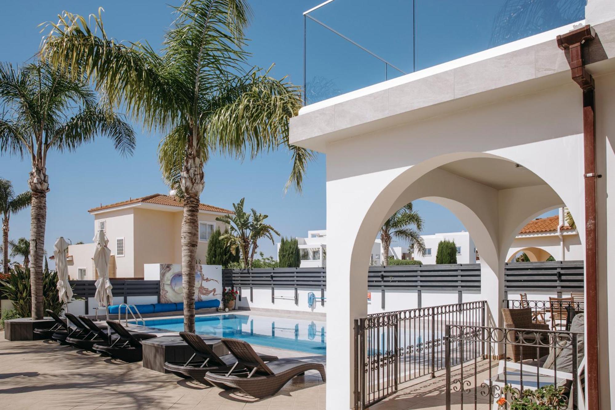 Sunset Villa Private Complex Heated Pool アヤナパ エクステリア 写真